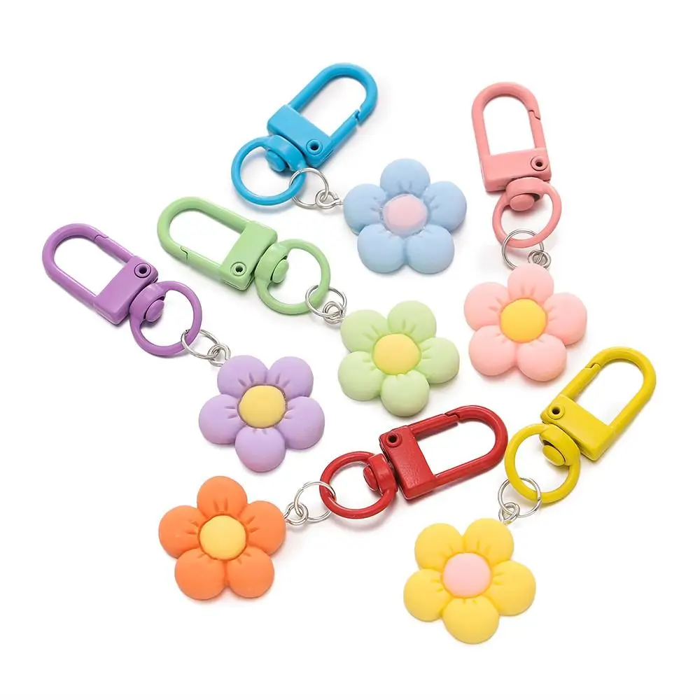 Kawaii الكرتون الملونة زهرة سلاسل المفاتيح الراتنج زهرة إكسسوارات جذابة حقيبة قلادة المفاتيح قلادة حقيبة السحر