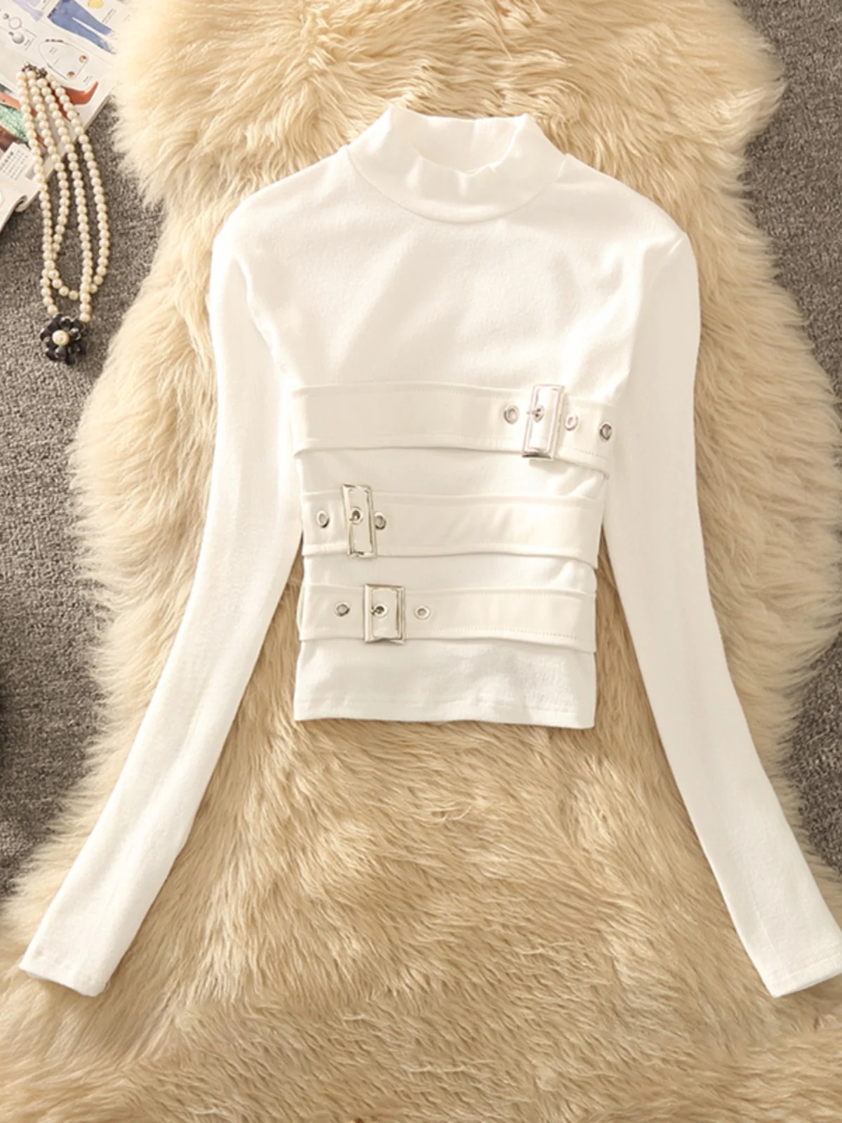 เสื้อยืดแขนยาวผู้หญิง คอลเลคชั่นฤดูใบไม้ผลิ 2024 หนัง PU ทรงเข้ารูป คอสูง สไตล์เกาหลี แฟชั่นทันสมัย เสื้อตัวใน