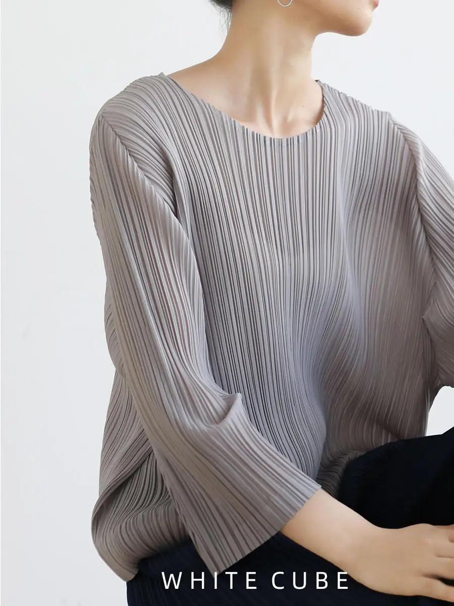 Miyake Pleated Basic Classic Round Neck Three Quarter Sleeves T-shirt Tops Loose Casual Korean Style Women New Summer Fashion