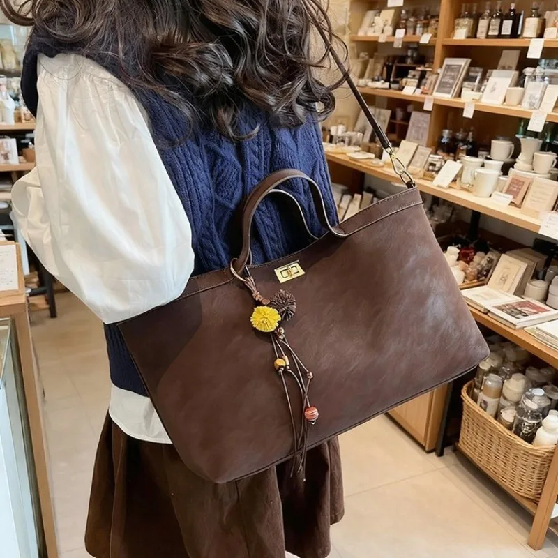 

Cute French Retro Crossbody Bag Maillard Tone Shell Silhouette Ladies Casual Daily Use Attractive Fashionable