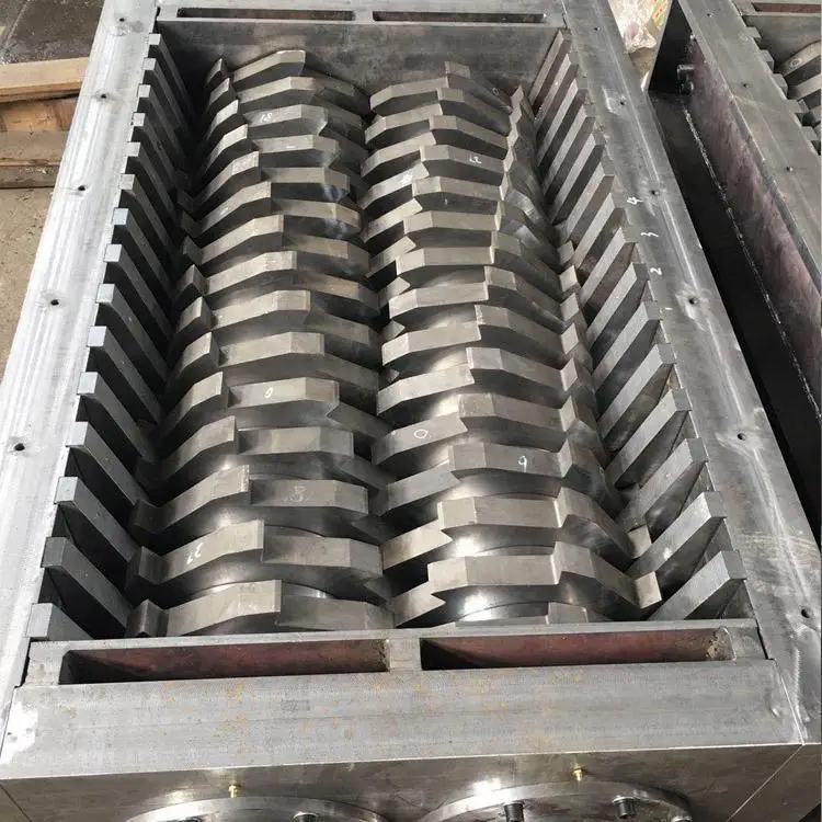 Customized 400 Mobile Tire Shredder Pallet Shredder Scraps Tires Shredder Tyre Recycling Machine Wood Shredders