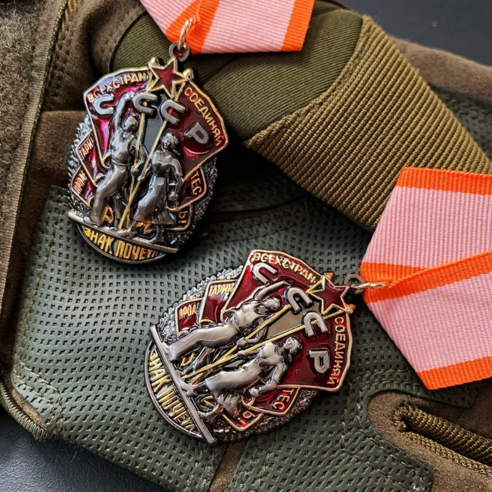 Labor Glory Medal Honorary Emblem Soviet Army CCCP Hero Commemorative Russian Brooch Pendant Reproduction Badges Ornaments