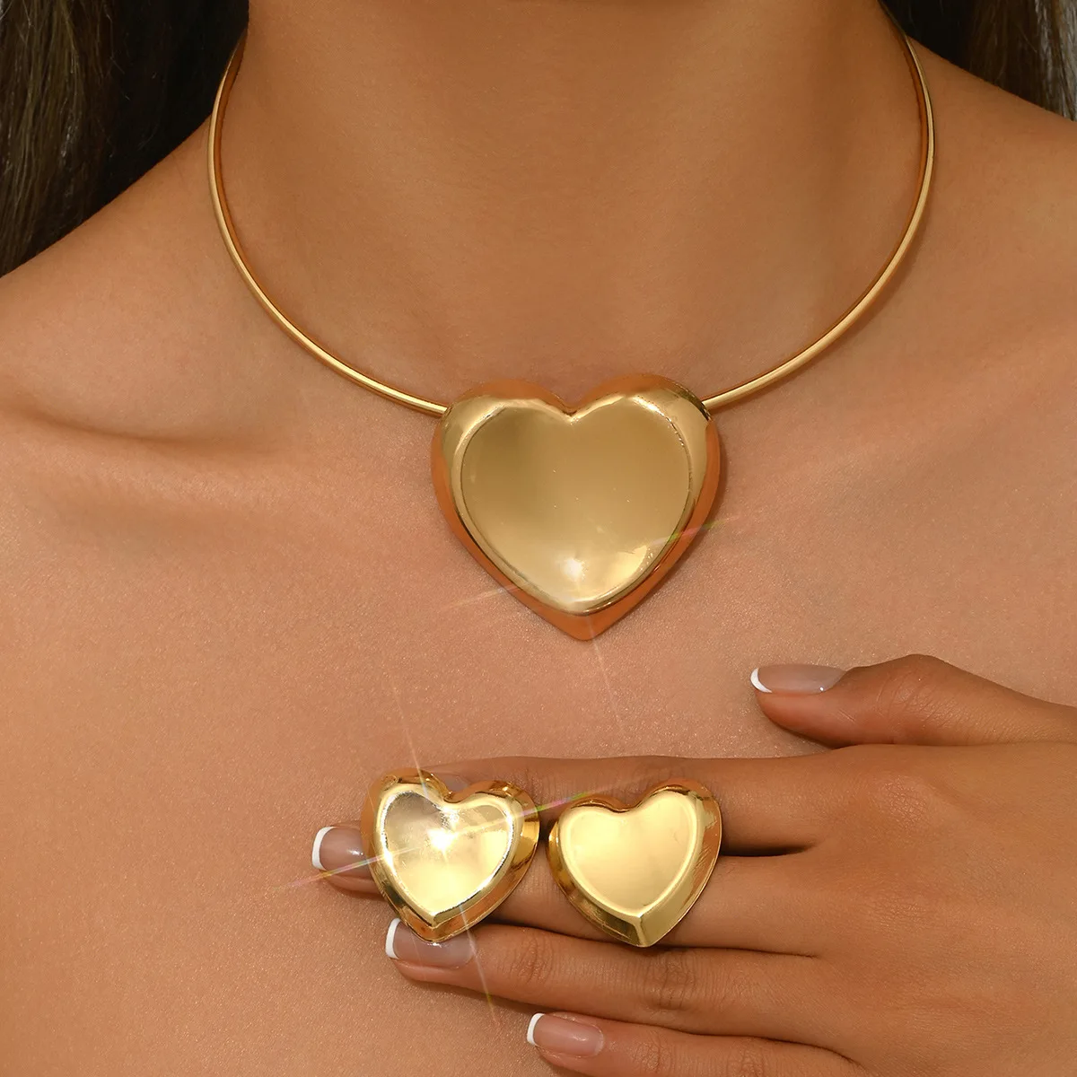 

Trendy Metal Smooth Heart Pendant Choker Necklace for Women Earring Post Jewelry Set Girls Fashion Party Exaggerated Jewelry