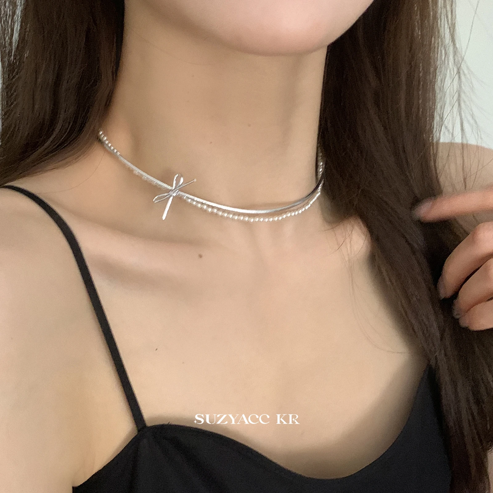 Personalized leather rope bow pearl necklace 2024 new niche sweet and cool girl collarbone chain