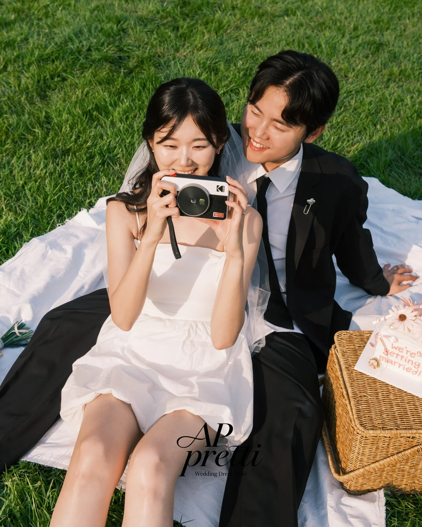 AP pretti Sweet Taffeta Korea Wedding Dress Photo Shoot Strapless Customized Sleeveless Spaghetti Strap Bridal Gown 웨딩드레스