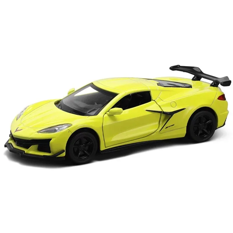 Chevrolet Corvette Z06 – supercar en alliage, modèle de voiture, son et lumière, jouet à collectionner pour enfants, cadeau d'anniversaire, 1:32