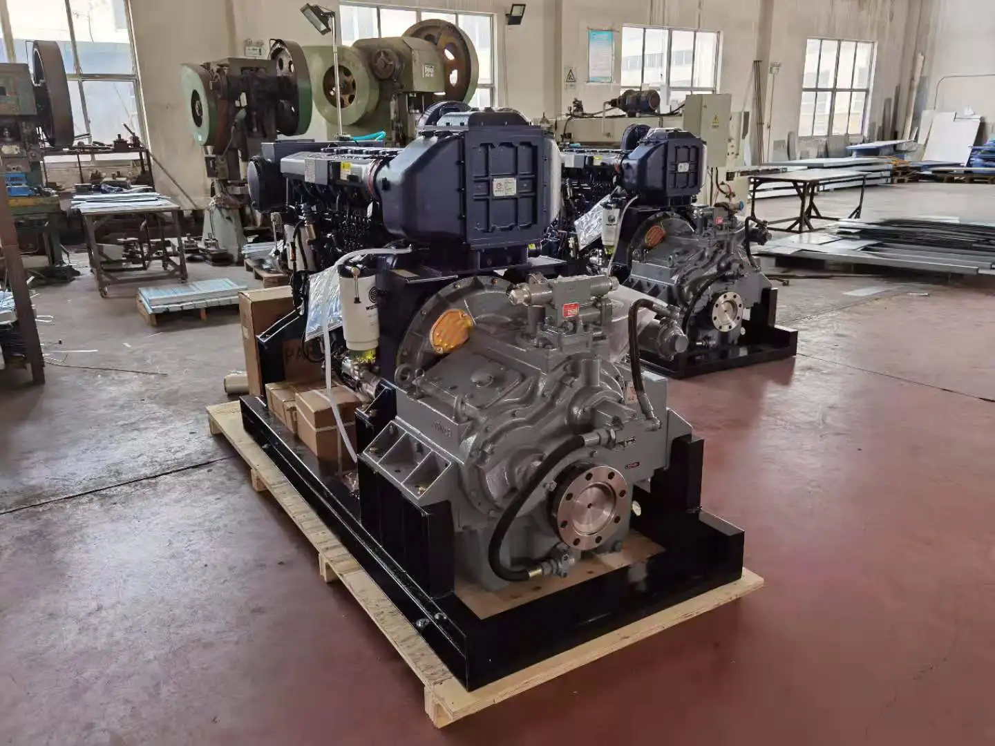 Weichai Marine Engine WP12C400-18 with ADVANCE gearbox 300 assembly