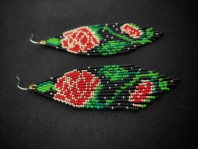 手作りビーズイヤリング レッドローズ柄 手織りタッセル ファッションボヘミアンビーズイヤリング 女性用