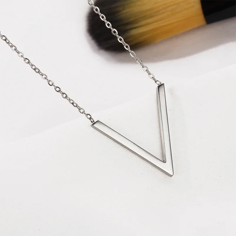 V Necklace for Women Stainless Steel simple Couple Letter Pendants Chains on The Neck FASHION Jewelry gifts for woman