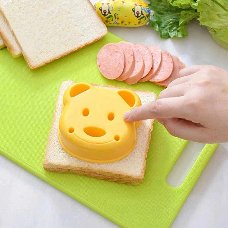 3pcs Sandwich Cutter Mini Cartoon Rabbit Bear Car Bread Knife Sandwich Cutter Sealer For Kids Bento Lunch Baking Mold