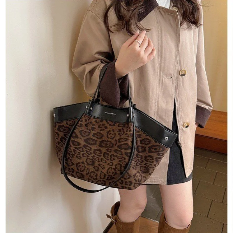 

Женская сумка через плечо из тонкой кожи, модная повседневная, изысканная ​