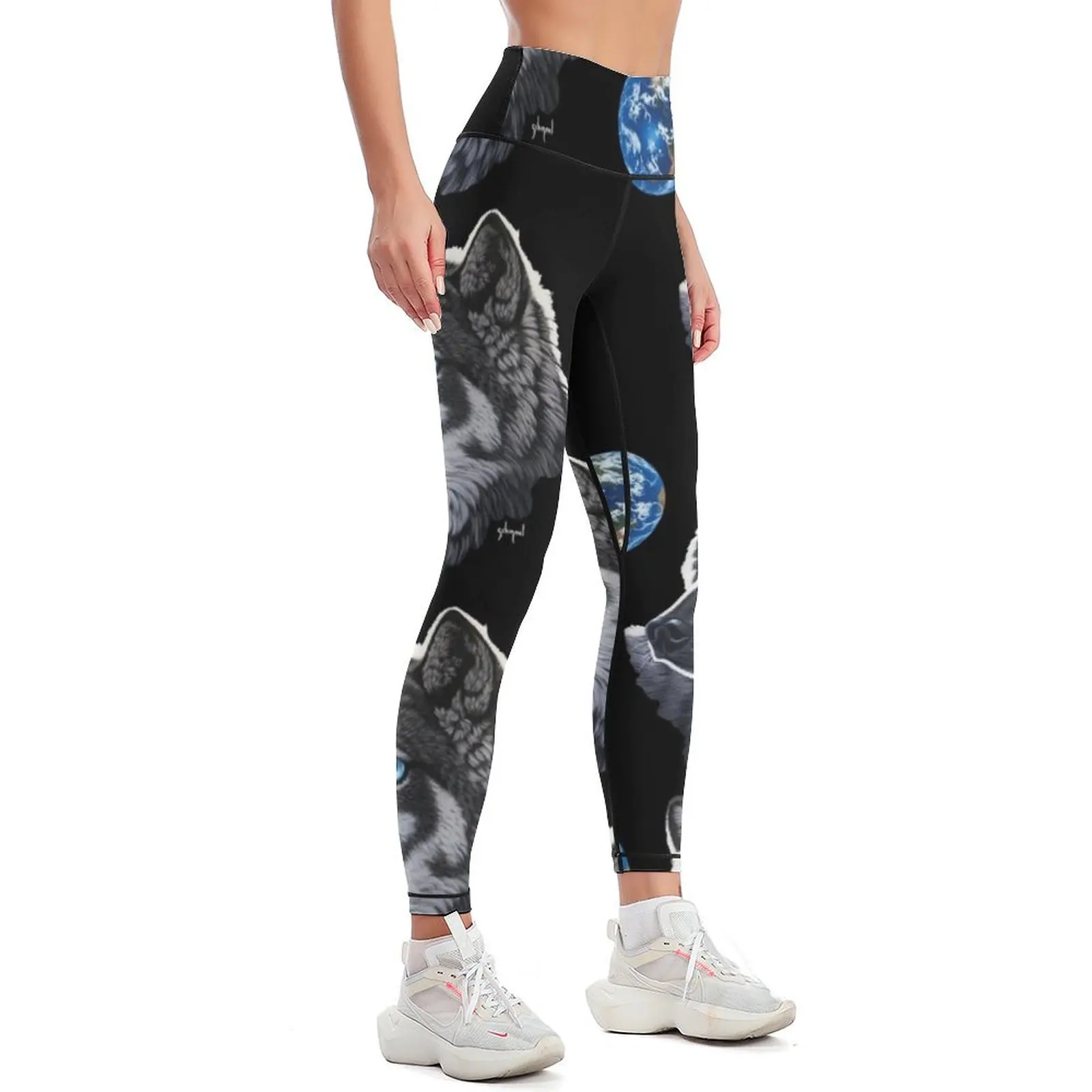 Blue-Eyed Wolf and Earth Leggings Women's gym Women's sports exercise clothing for Tight fitting woman Womens Leggings