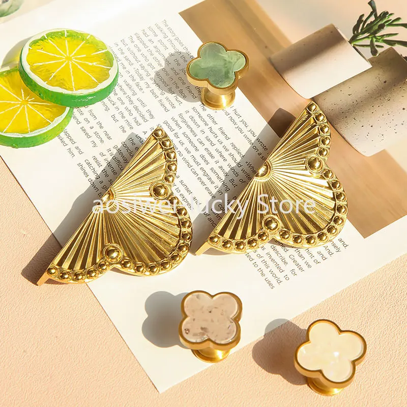

Vintage Brass Cabinet Door Handles French Light Luxury Four Leaf Flower Wardrobe Door Drawer European Handles for Furniture