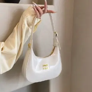 

2025 Glossy Patent Leather Shoulder Bag Women's Underarm Tote Crossbody Purse Monochrome Edgy Chic Minimalist Versatile Handbag