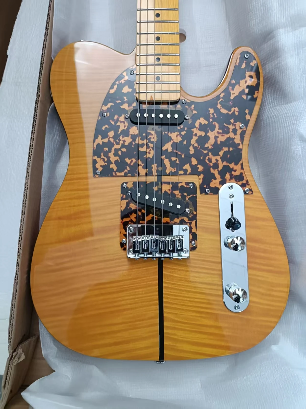 2025 Custom  Hohner Cat Amber Yellow Guitar maple fretboard