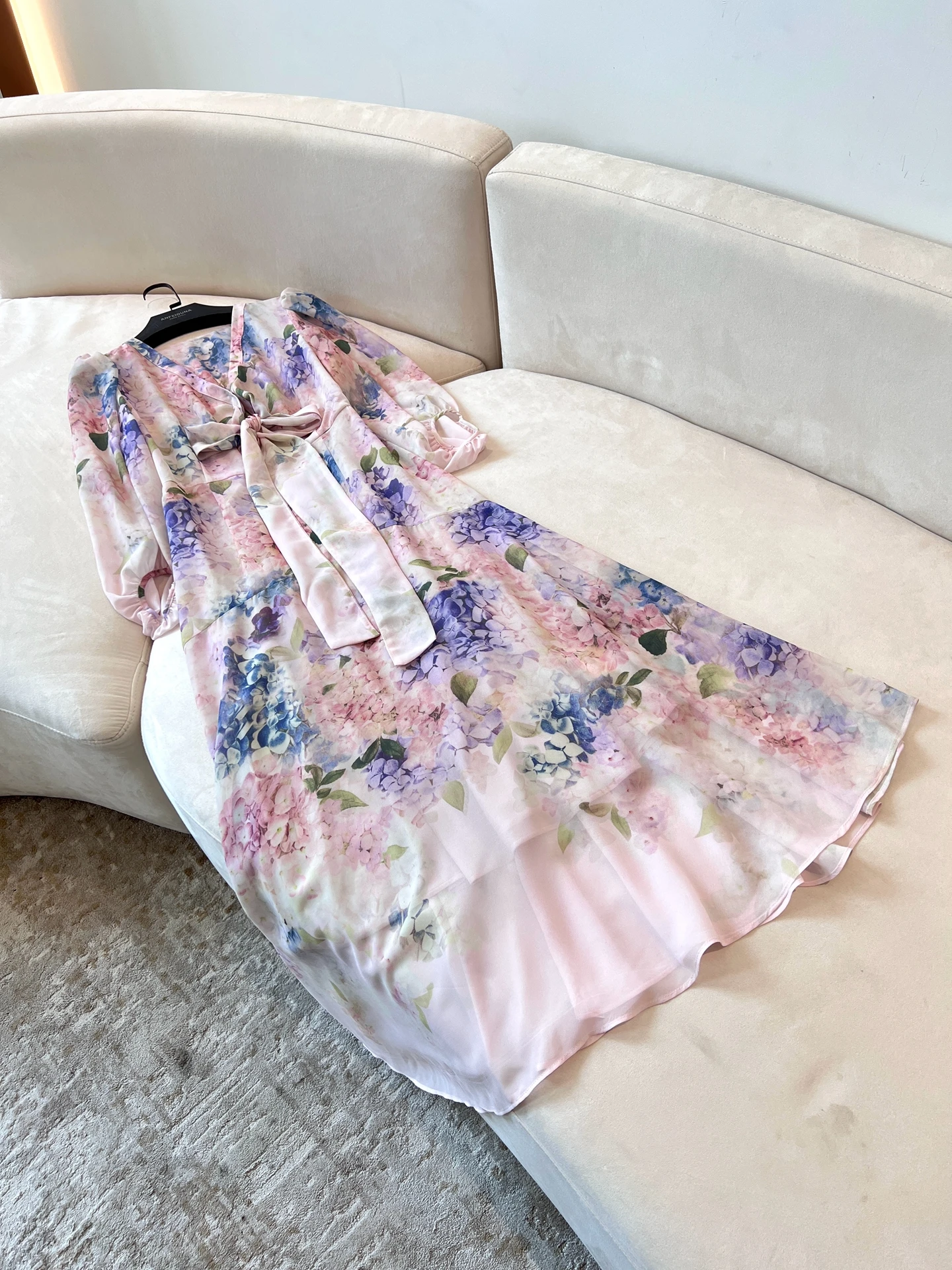 Ele V-Ne Sefined Polylene Fiban Dr Floral Embellied Slim Fit Holiday Beachwear Wickelrock mit hohem Taillenband