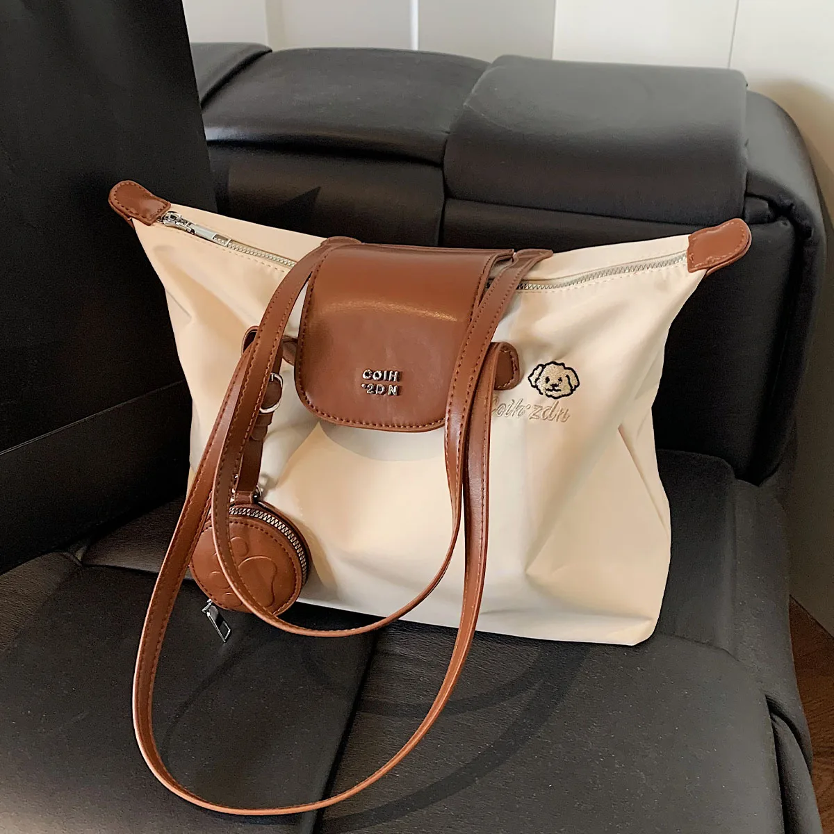 Fashion Casual Large Capacity Totes 2025 New Korean Style Simple All-Match Shoulder Bag High-Grade Feeling Tong Qin Women's Bag
