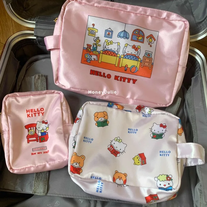 

Kawaii Material Dragon Hellokittys Hand-held Toiletry Makeup Bag Three-piece Set for Home Travel Portable Sorting Storage Bag