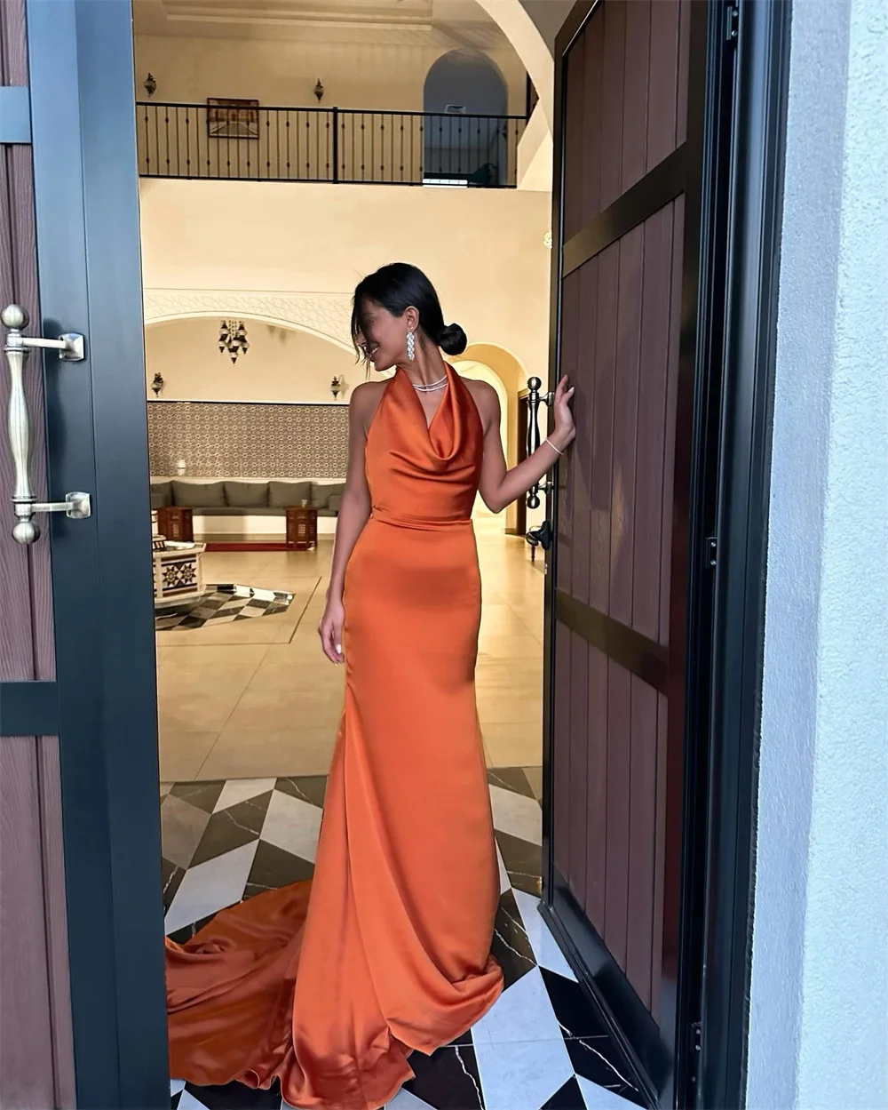 Mila Orange Halter Neck Backless Prom Dresses Sleeveless Customized Evening Woman Dresses Court Train vestidos de fiesta 2025
