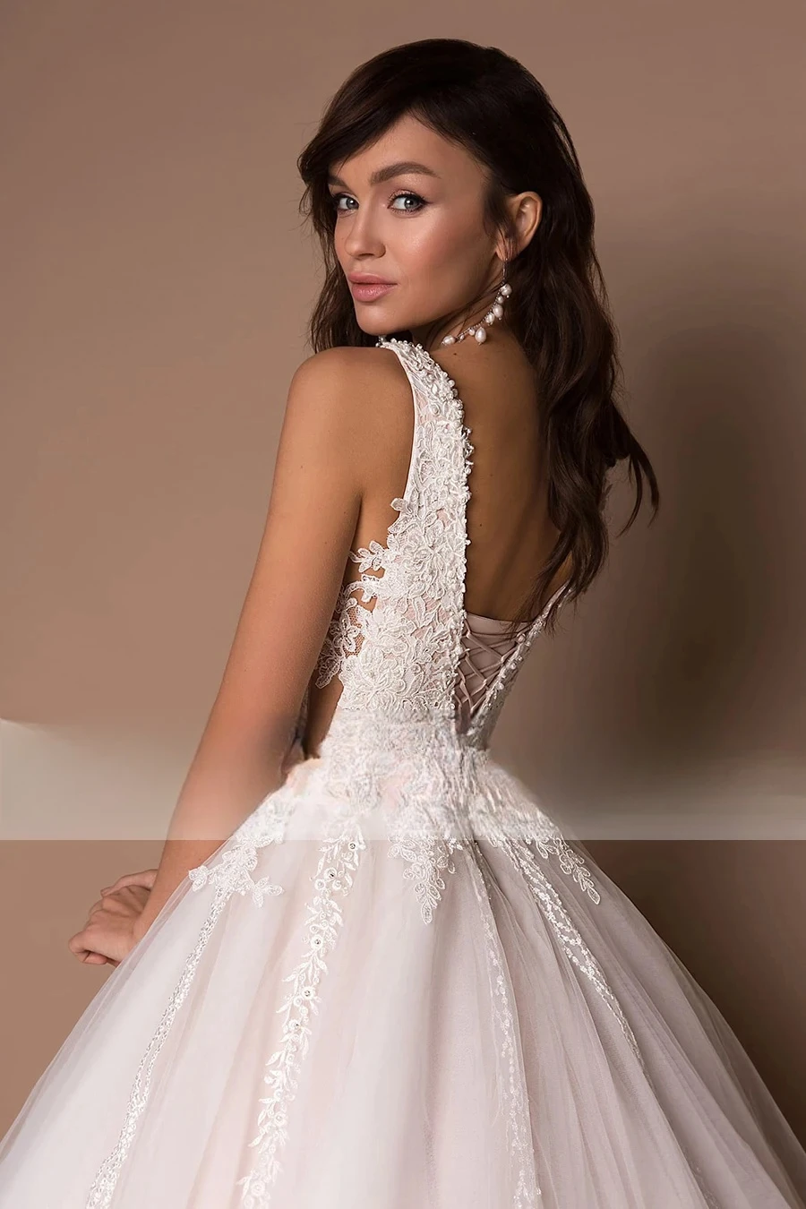 Vestidos de novia de tul con escote en V profundo, vestidos de Boda de Princesa sin mangas, apliques de cuentas con cordones personalizados, vestido de novia, vestido de baile