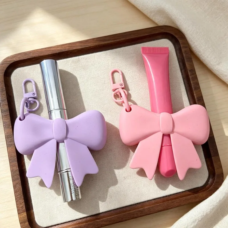 Clip‑on Silicone Lip Balm Holder Keychain Portable Lip Gloss Tube Bracket Stand Sweet 3d Lipstick Storage Key Ring Accessory view 5