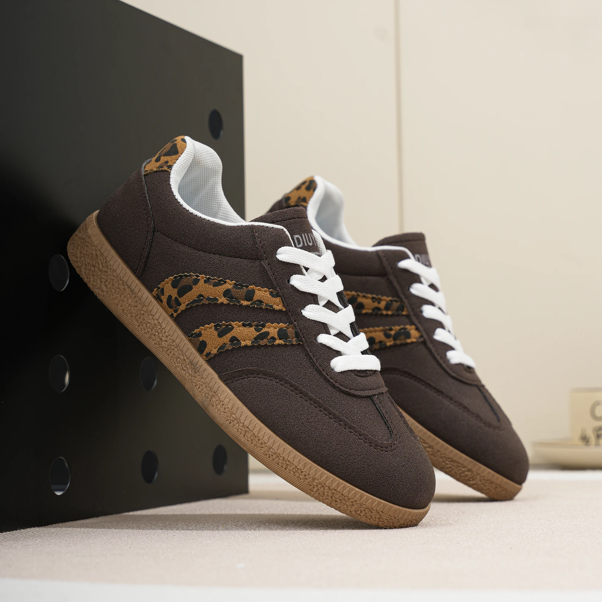 2026 Sommer Leopardenmuster Gestreifte Damenschuhe, Größen 35-44, Modische Paar-Sneaker mit dicker Sohle, Trendige Damen-Laufschuhe für Studenten, Outdoor-Sport und Freizeit – Detail 7