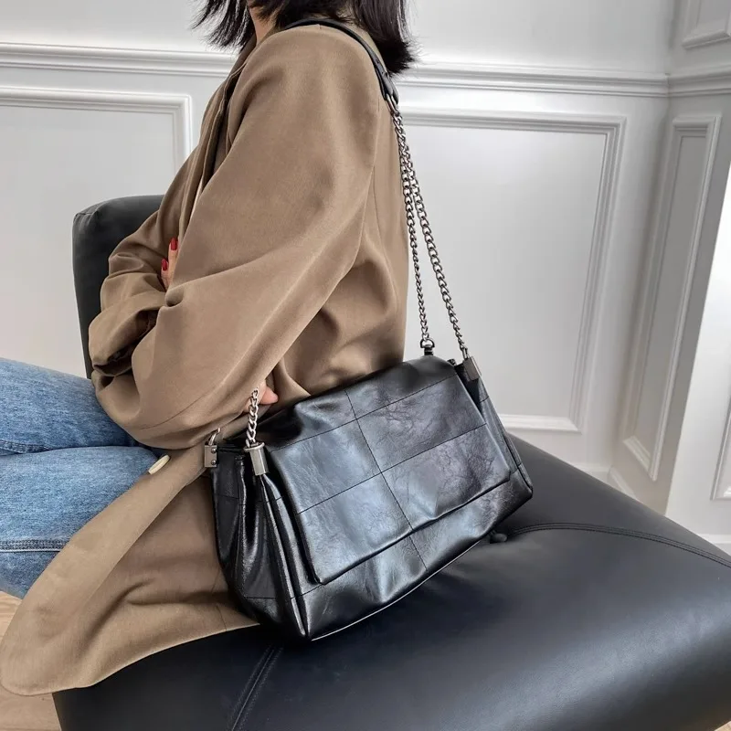 Daily Commuter Large Capacity Ladies Shoulder Bag Girls Fashion Solid Colour Handbag Daily Simple Tote Bag Comfortable Shoulder