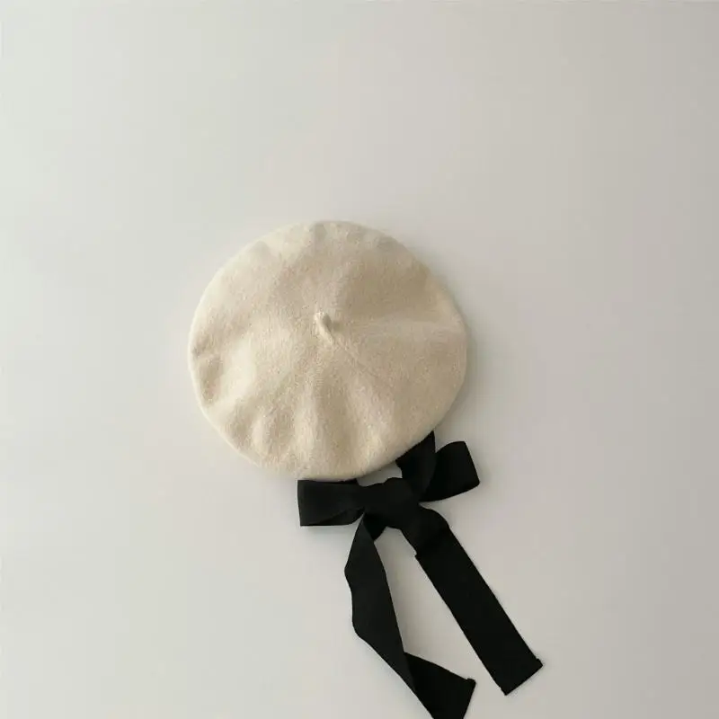 

Q22D Lace Up Girls Hat Woolen Cloth Cap with Adjustable Strap Designing