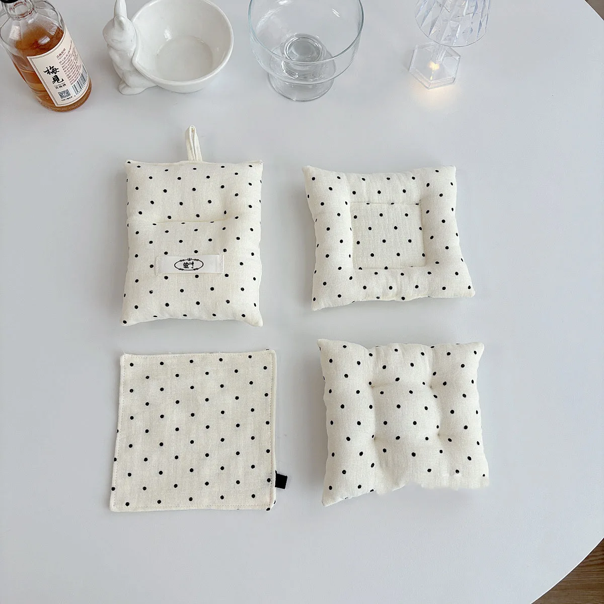 Milk White Black Polka Dot Cotton Placemat Homemade Coaster Desktop Decoration Accessory Mat Square Fashionable Elegant Simple
