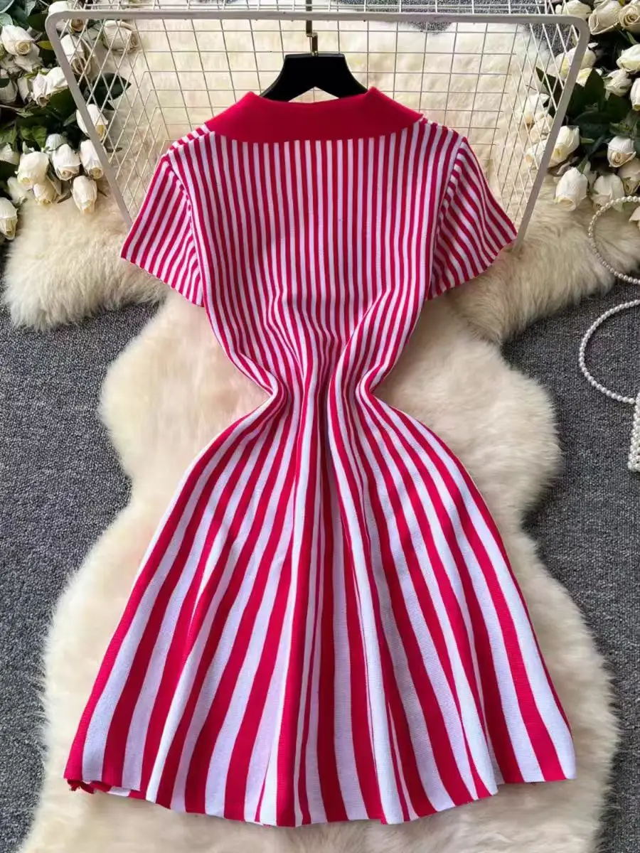 Fall/Winter 2024 New French Niche Retro Contrast Lapel Stripes Cinched Waist Slim A-Line Knitted Skirt Vestidos