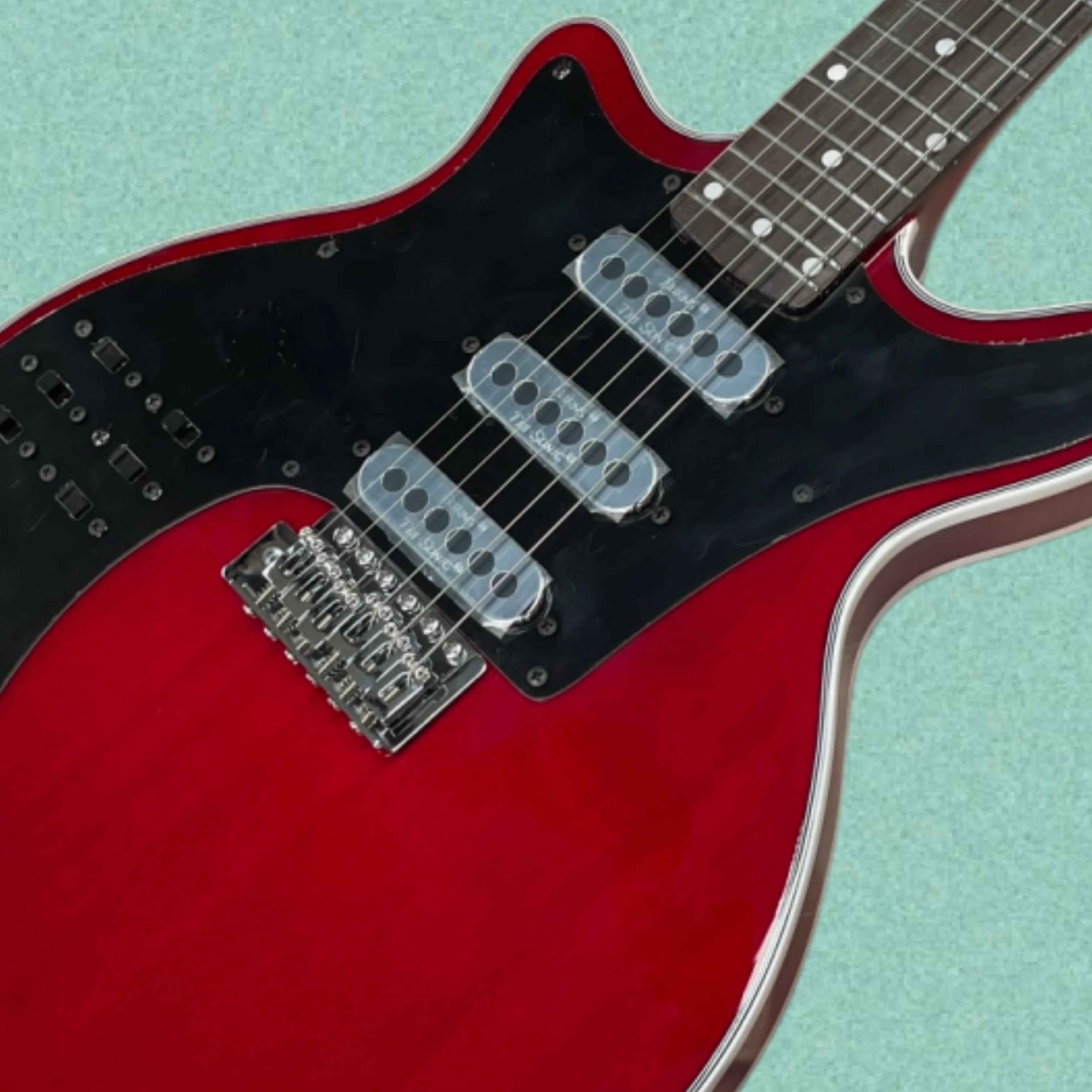 6-string red electric guitar with black pickguard,SSS pickups,silver hardware guitars,left-handed friendly rock electricguitarra