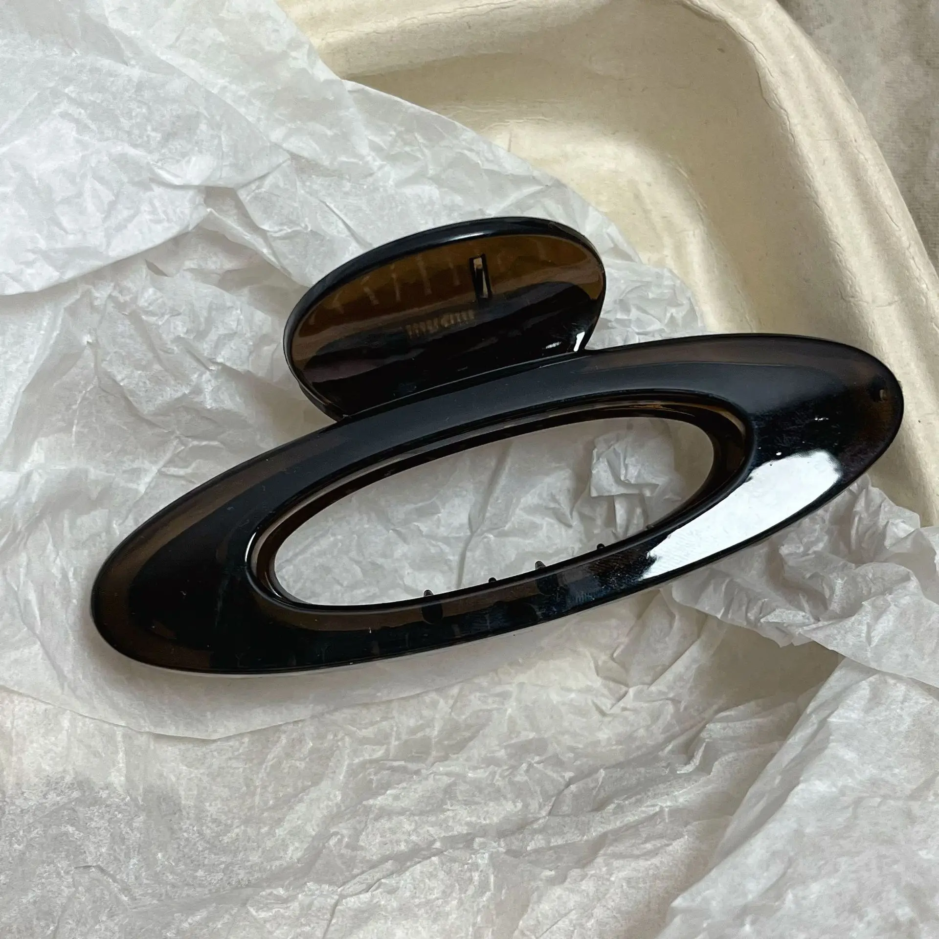 1/2PCS Hollow Hair Claw Clip Set Green & Black Acrylic Shark Clips Minimalist Fashion Hair Accessories for Women view 6