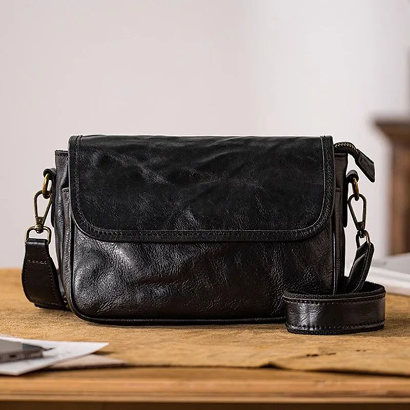 

AETOO Genuine leather men's crossbody small bag, top layer vegetable-tanned cowhide, trendy brand neutral and niche style single