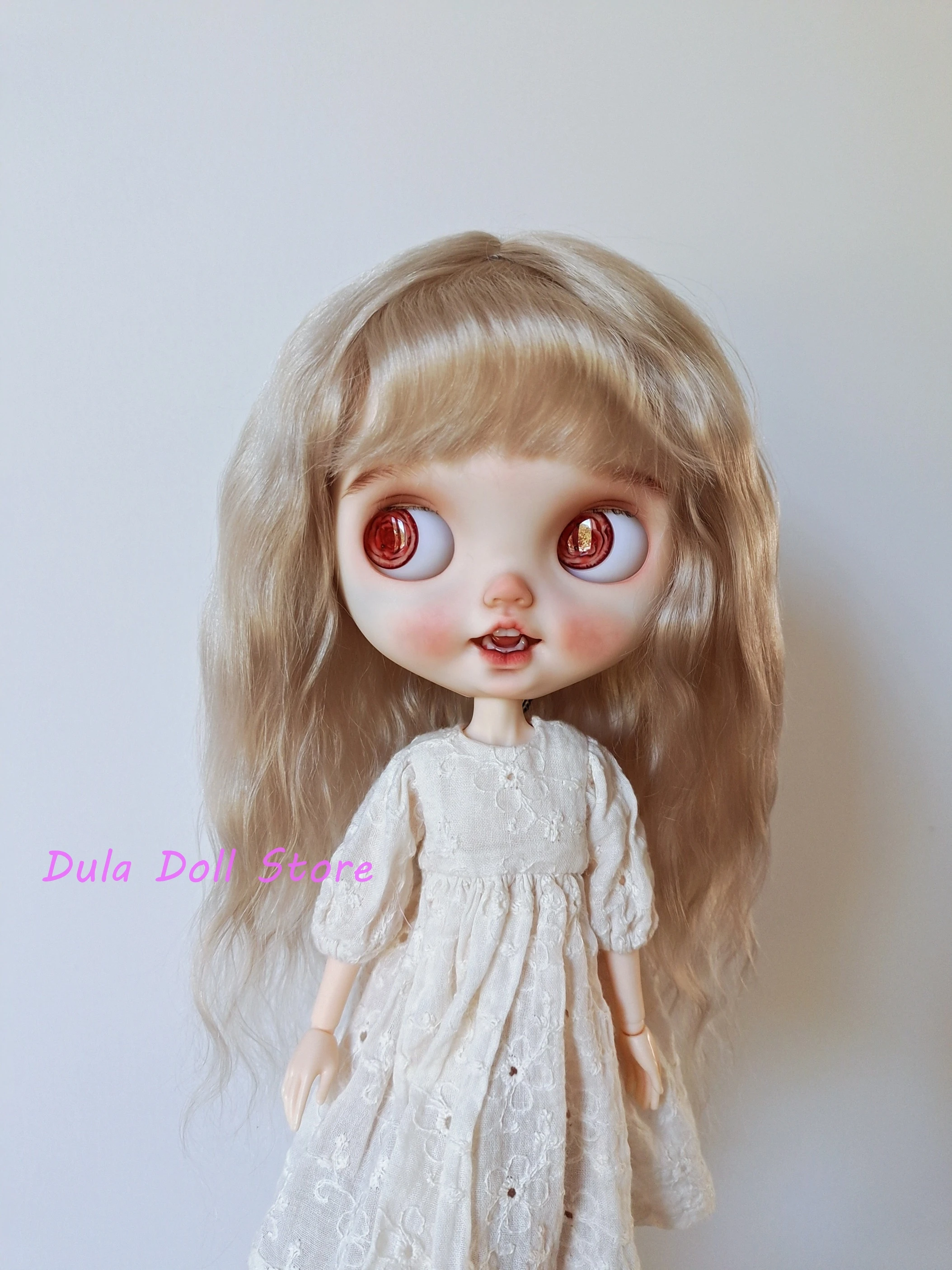 

Dula Doll Wigs for Blythe Qbaby natural Mohair Soot, light gold roll hair hard seams for 9-10 inch head