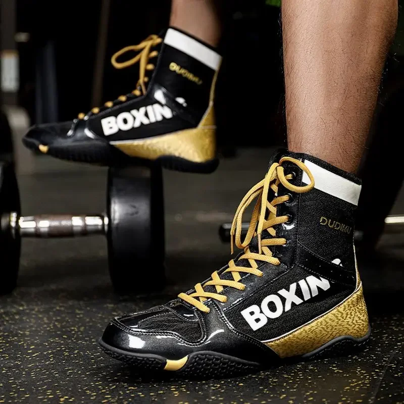 2024 vendita calda scarpe da Wrestling allenamento scarpe sportive da combattimento gratuite per uomini e donne comode scarpe da boxe resistenti all'usura