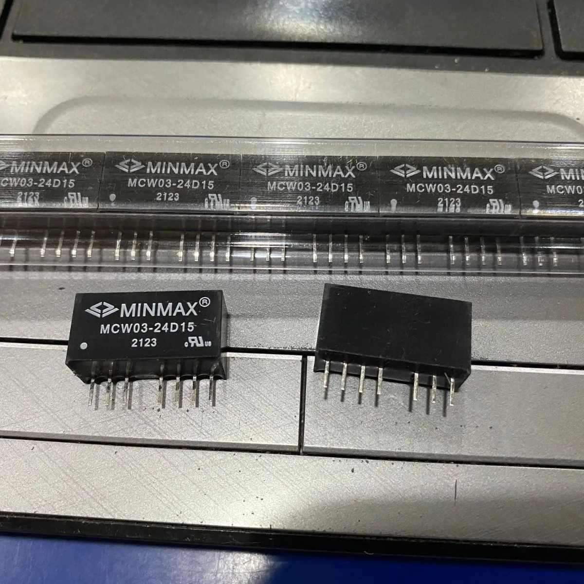 

MCW03-24D15 MCW03-24S05 MCW03-24S15 MGFS1R52405 MGF S152405 IC chip integrated circuit