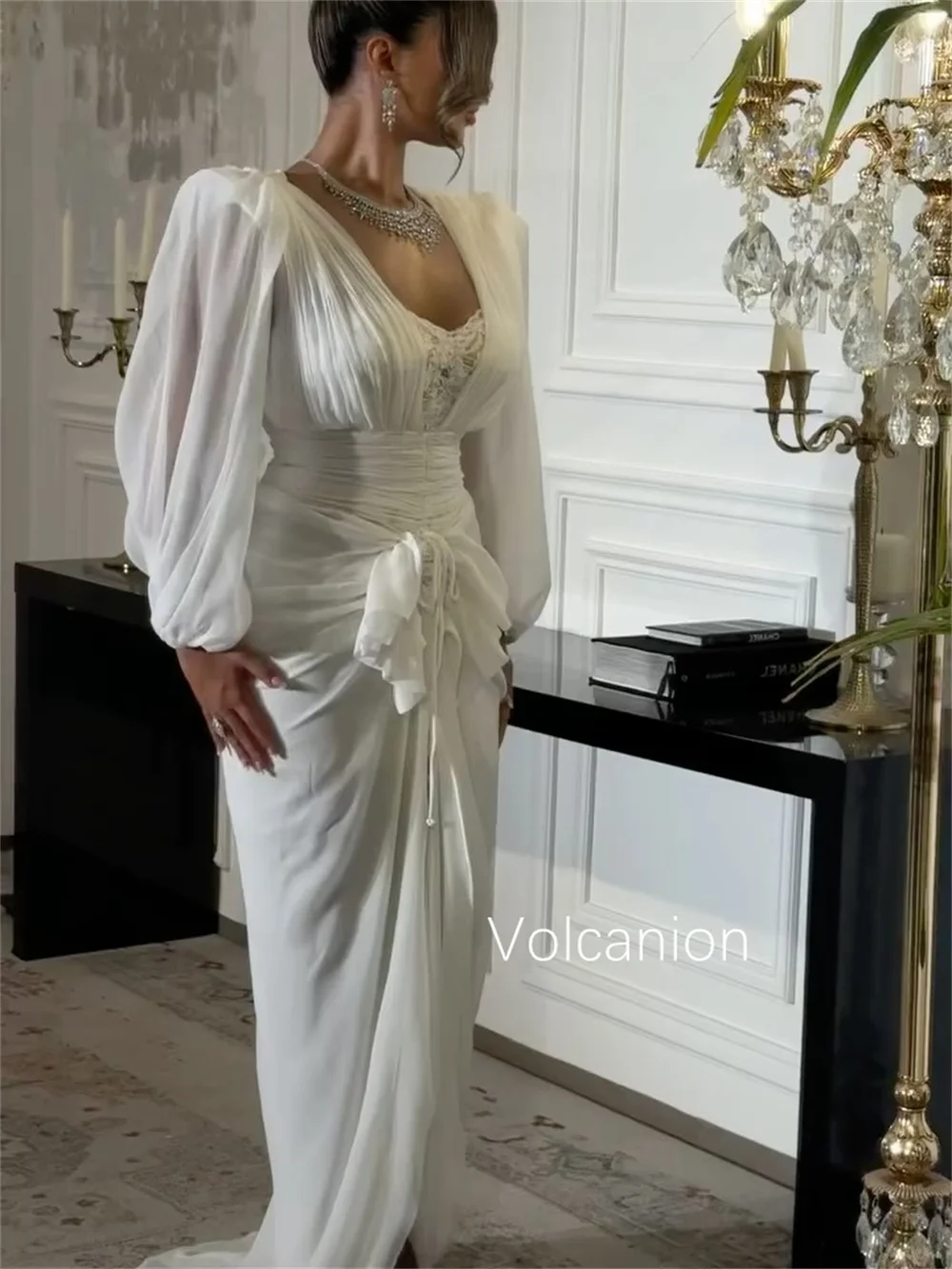 カスタマイズされたフォーマルシフォンスパンコールプリーツシースVネックロングドレスキンセアニェーラオーダーメイドの機会中国風