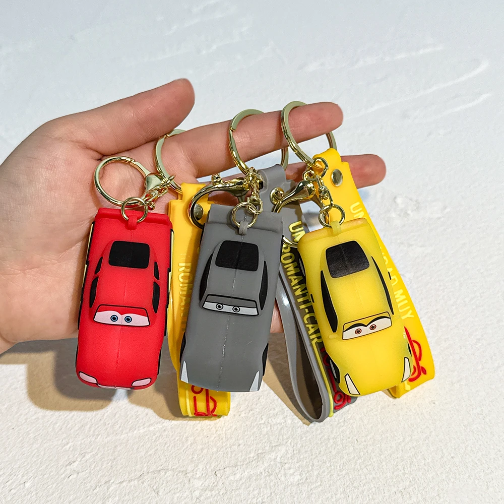ديزني الكرتون لطيف سيارات سيليكون قلادة المفاتيح للنساء الرجال المشجعين البرق ماكوين كيرينغ لحقيبة الظهر مفاتيح السيارة الاطفال هدية