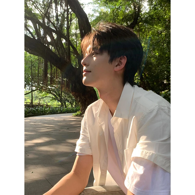 

Белая рубашка с коротким рукавом для мужчин, летняя, молодежная, стильная, с рукавом до локтя, в американском стиле, модная, брендовая, свободного кроя, рубашка-куртка