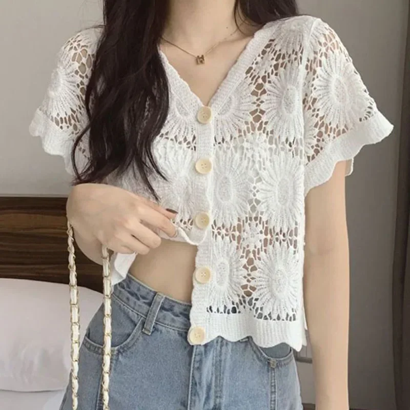 

2025 Summer Hook Floral Lace Short Sweaters Woman Korean Button Knitted Cardigan Coat Women All-Match V-Neck Short Sleeve Blouse