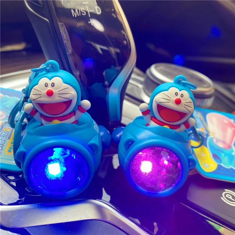 Doraemon sleutelhanger hanger ruimteschip omgevingslicht gopher machine sleutelhanger cartoon sieraden decoraties kawaii auto sleutelhanger charme