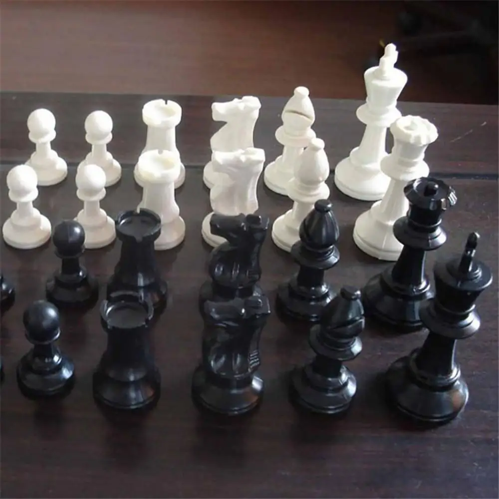 32Pcs/Set Black & White Plastic Medieval Chess Pieces Game Chessmen 65/75/95mm 16 Black And 16 White Pieces Piezas De Ajedrez