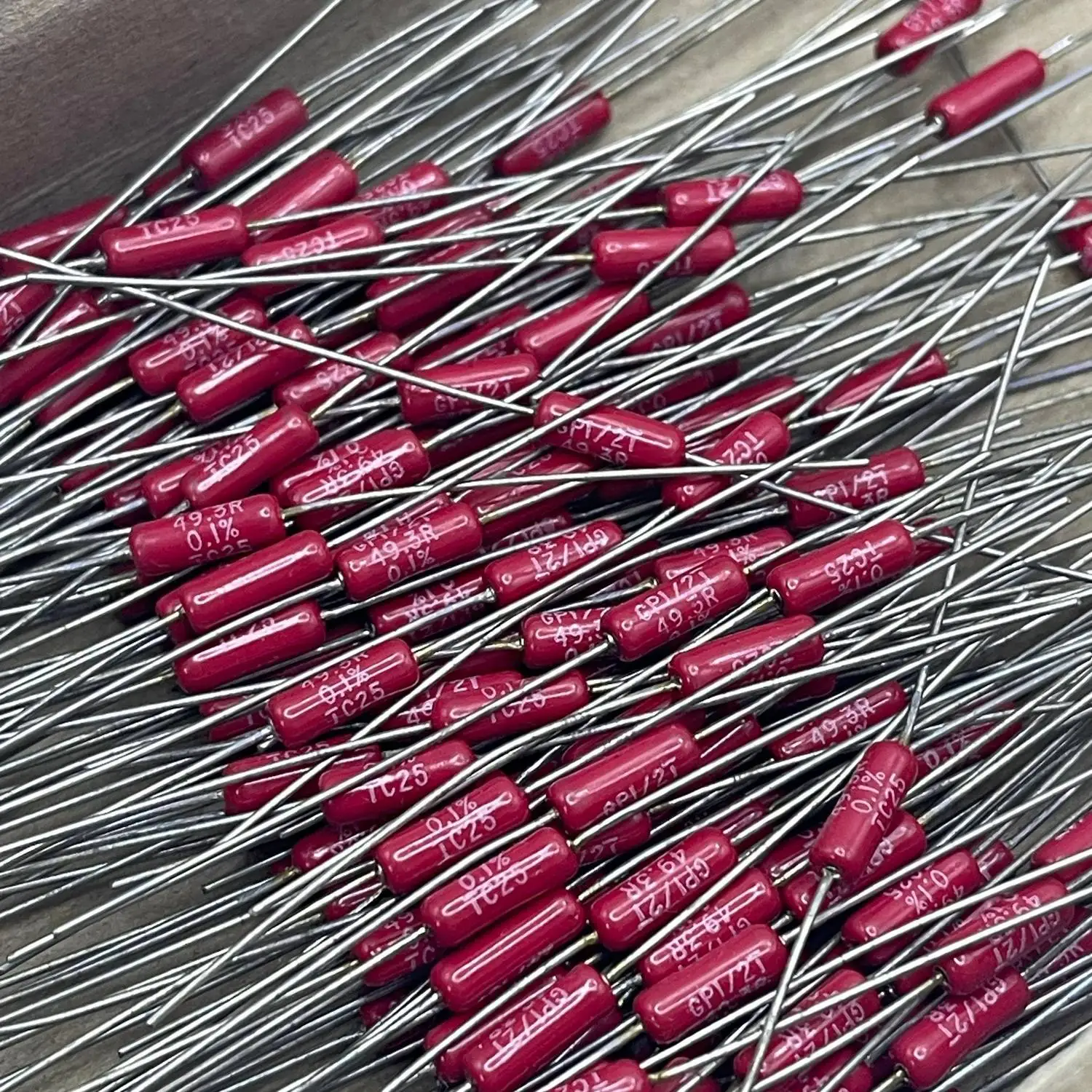 

20PCS/United States 0.5W 49.3R 1/2W 49.3euro red robe high-precision 0.1% metal film audio resistor