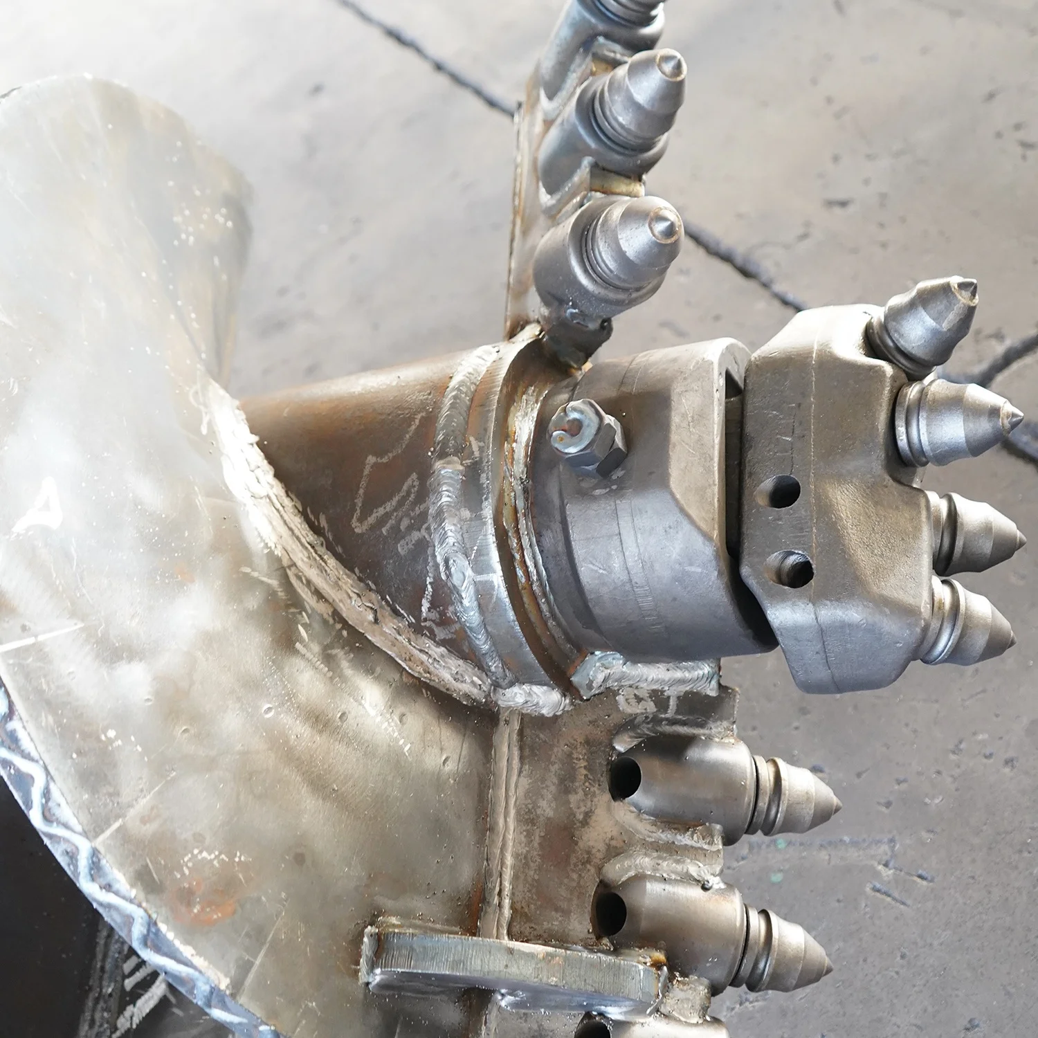 Double Start Straight Rock Auger Bullet Teeth 600-1200mm for Rotary Drilling Rig Weathered Formation