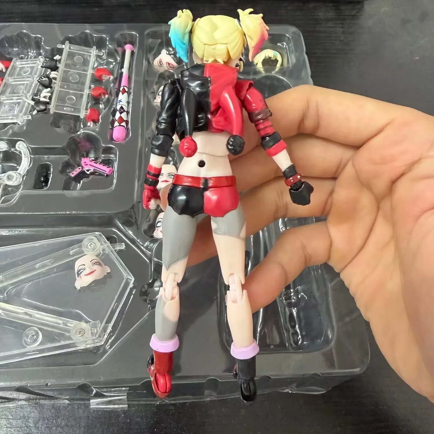 In Stock Revoltech Harley Quinn Kaiyodo Suicide Squad Movable Joint Model Collectible Ornament For Comic Fans Table Interior view 4