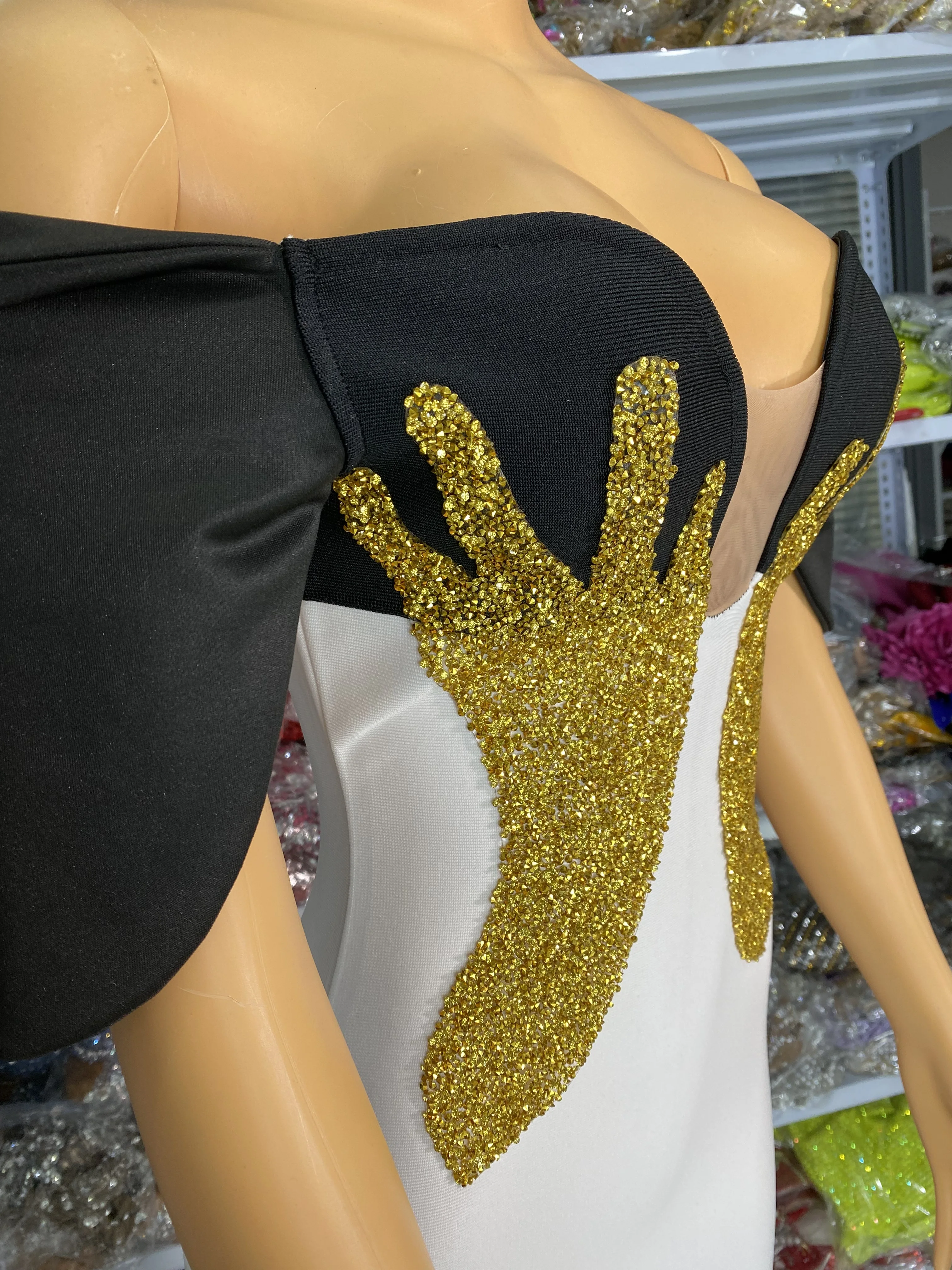Femmes nouvelle robe à bandes épaules dénudées Patchwork or strass moulante Mini haute rue soirée Club robe de soirée Look invité