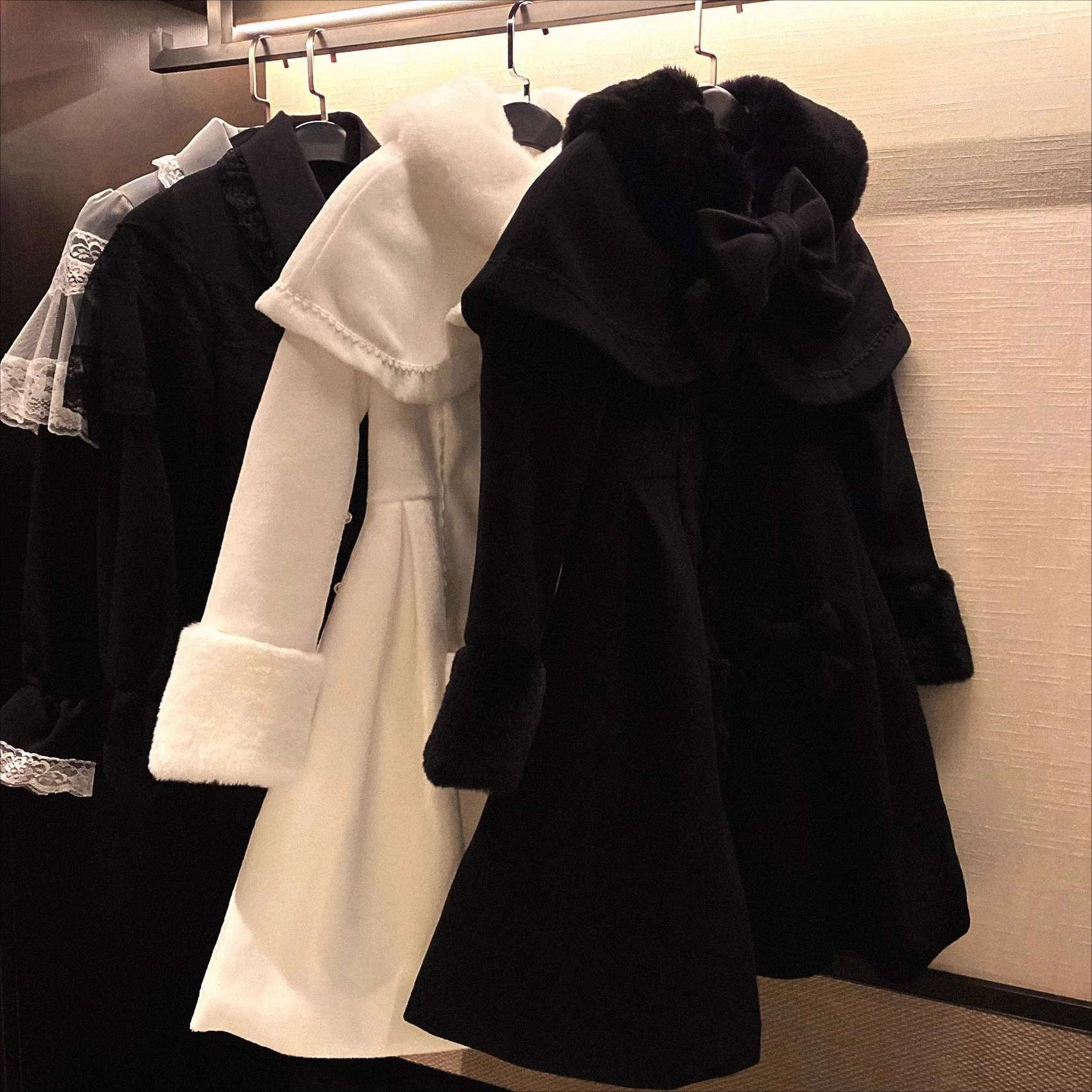 

Нежная элегантная однотонная темпераментная смесь, съемная кружевная лоскутная шерстяная женская одежда с грибком, японская длинная повседневная теплая верхняя одежда