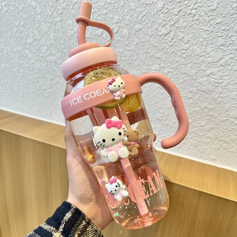 

Hello Kitty Kuromi Anime Kawaii Sanrio Large Capacity Plastic Cup 2025 Summer Cute Pochacco Water Cup Ins Gifts for Girls