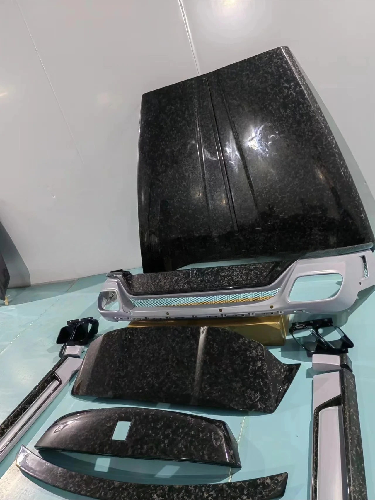 طقم هيكل MS من ألياف الكربون المزورة الجافة لغطاء المصد الخلفي للمصد الأمامي RR Cullinan