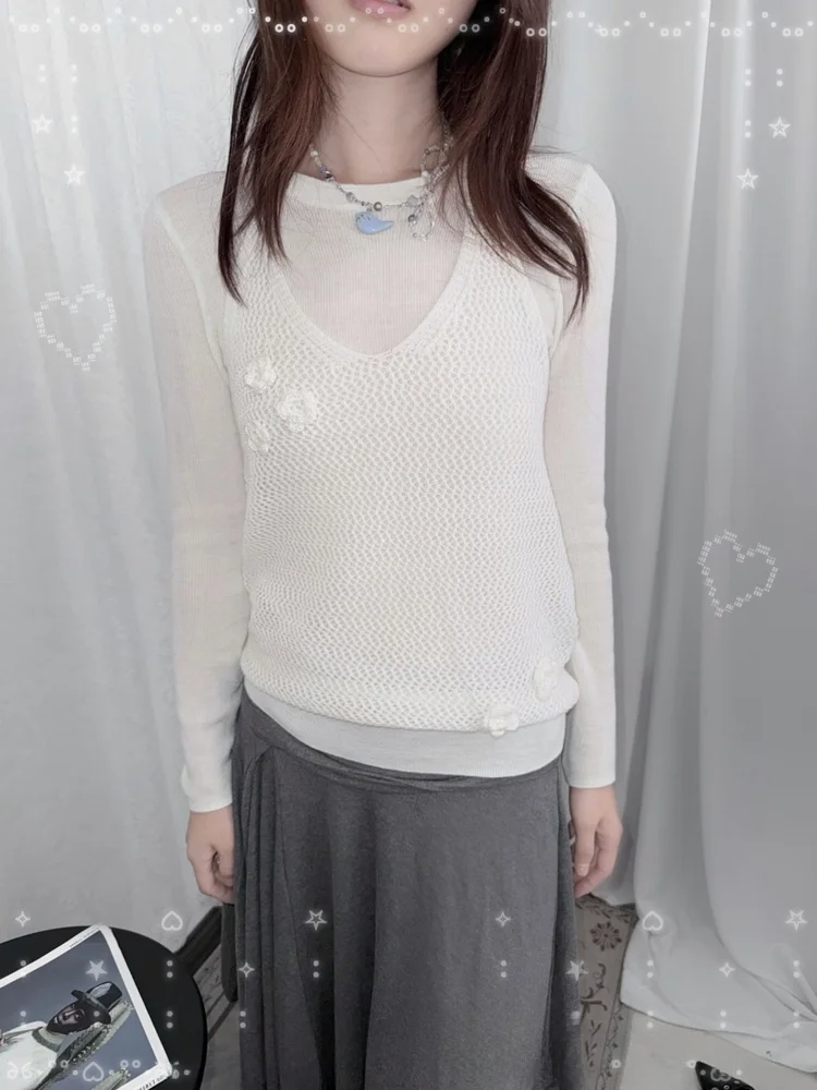 

Винтажный вязаный комплект Casper970 из двух предметов: белая футболка с цветочным узором и вырезами, универсальная женская футболка с длинным рукавом и круглым вырезом, влагоотводящая.